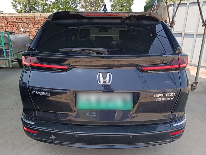 Breeze EV 2022 e:PHEV Premium photo 3