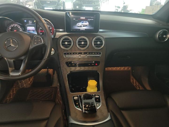 GLC 2017 GLC 300 4MATIC Dynamic photo 8