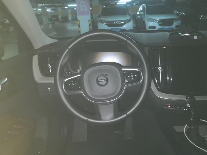 XC60 2020 T5 AWD Luxury photo 3