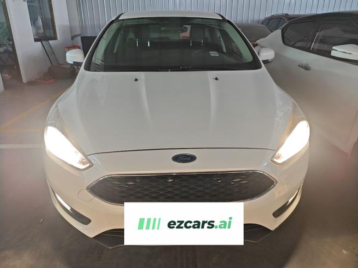 Focus 2015 Hatchback 1.6L AT Comfort photo 2