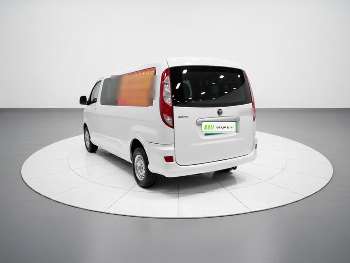 E 2017 2.0L Long Wheelbase 4Q20M photo 4
