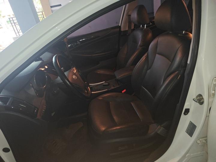 Sonata 2015 Classic 2.0L AT Luxury photo 7