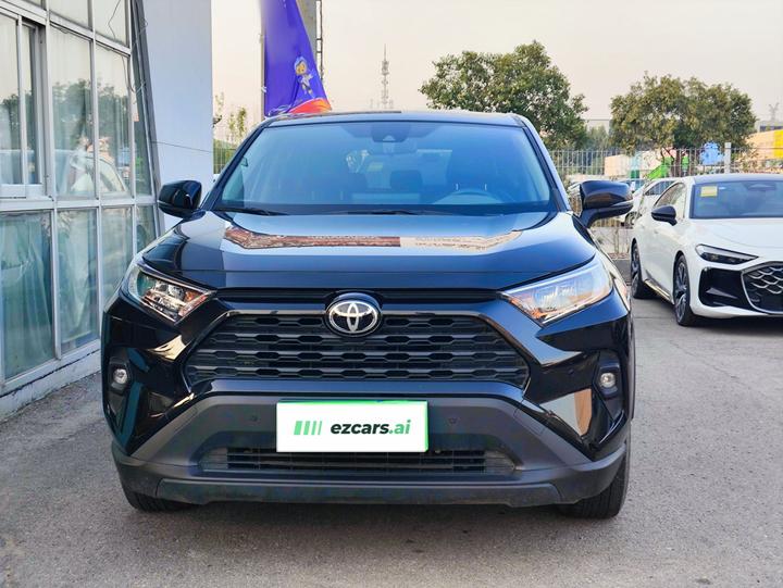RAV4 2023 2.0L CVT RWD photo 2