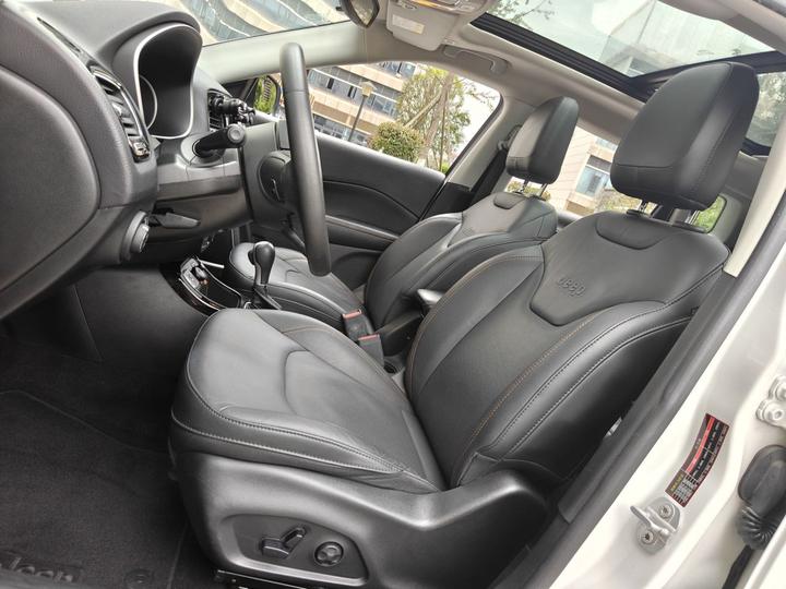 Compass 2017 200T AT Exclusive photo 7