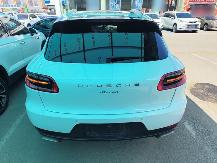 2017 Macan 2.0T photo 3
