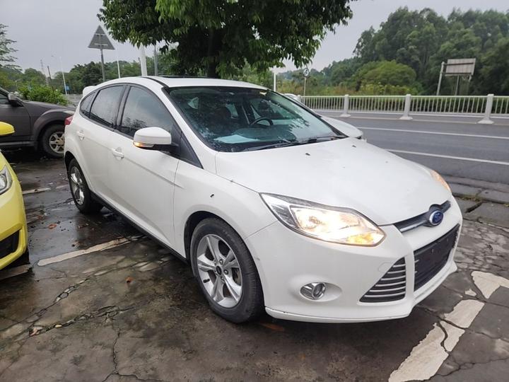 Focus 2012 Hatchback 1.6L AT photo 3