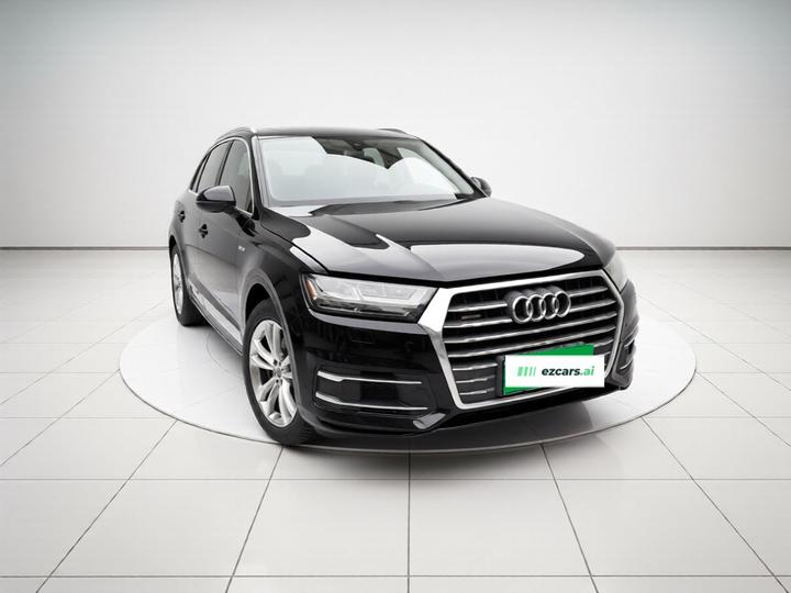 Q7 2019 55 TFSI Tech photo 3