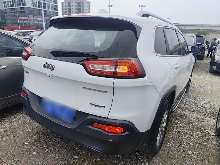 Cherokee 2017 2.0L photo 4