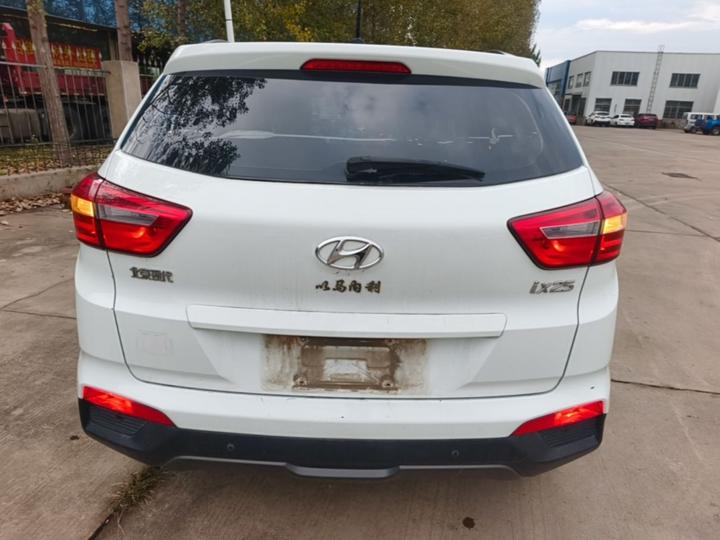 ix25 2015 1.6L AT RWD Smart GLS photo 5