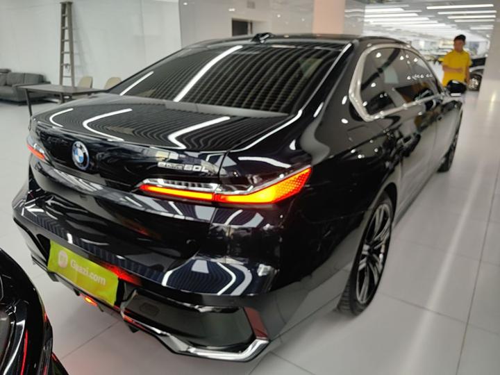 i7 2023 eDrive50L Exclusive M Sport Package photo 4
