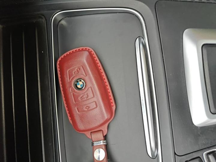3 Series 2018 318Li photo 8