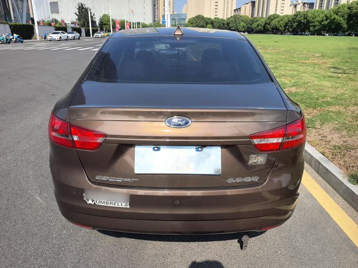 Escort 2017 Facelift 1.5L AT Comfort photo 3