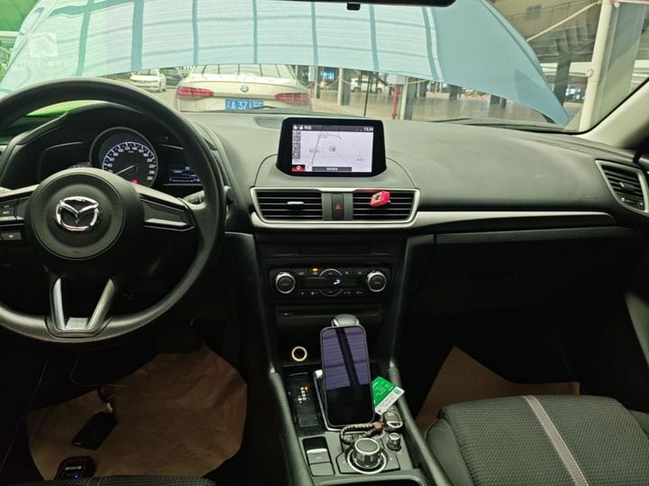 3 Axela 2017 Sedan 1.5L AT Luxury China V photo 8