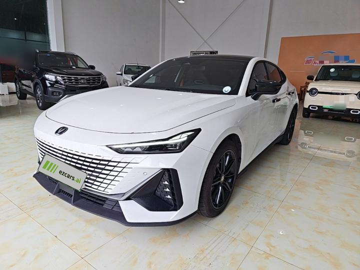 UNI-V 2023 1.5T Premium