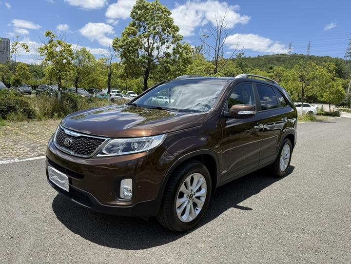 2013 2.2T 7-Seater Diesel Luxury photo 2