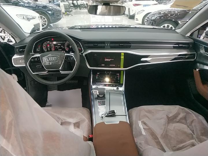 A7L 2025 45 TFSI Luxury photo 5