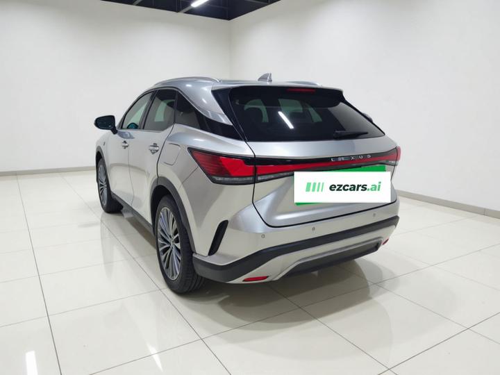 RX EV 2023 450h+ AWD Enjoy photo 4