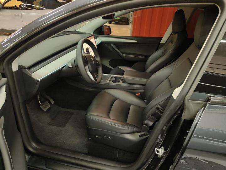 Model Y 2024 RWD photo 6