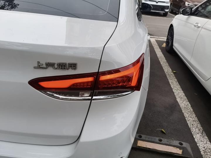 Excelle 2019 18T AT Elite China VI photo 7