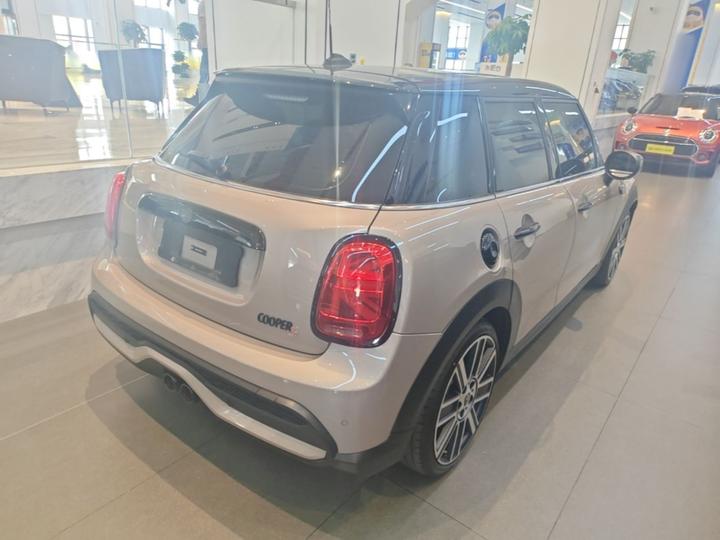 2023 Facelift 2.0T COOPER S 5-Door photo 4