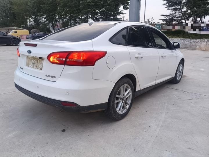 Focus 2015 Sedan 1.6L AT photo 4