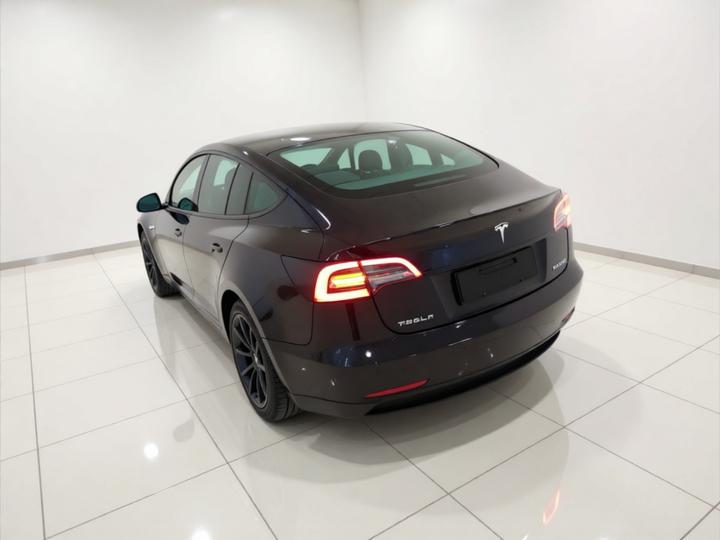 Model 3 2022 RWD photo 4