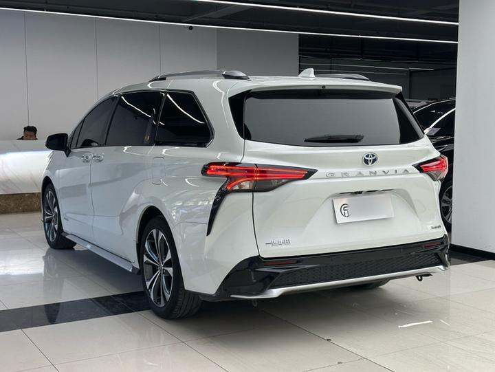Granvia 2023 2.5L Hybrid Flagship VIP photo 4