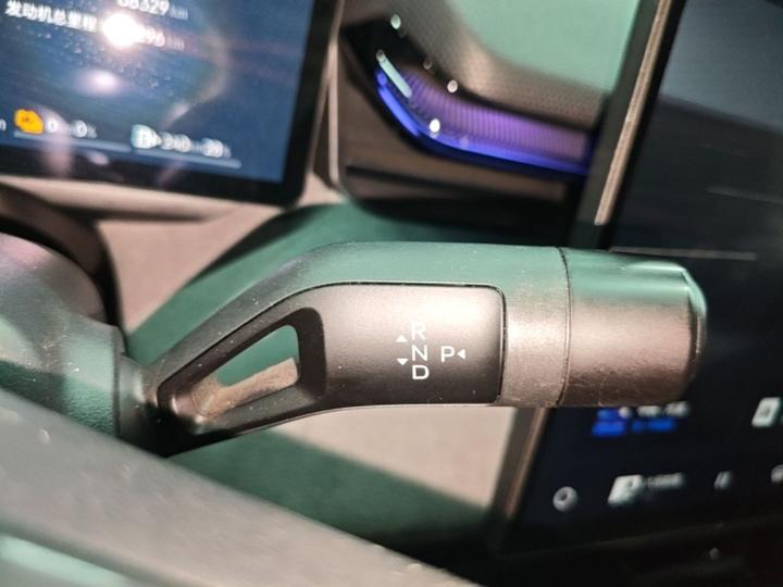 08 EM-P 2023 220km AWD Performance Halo photo 5
