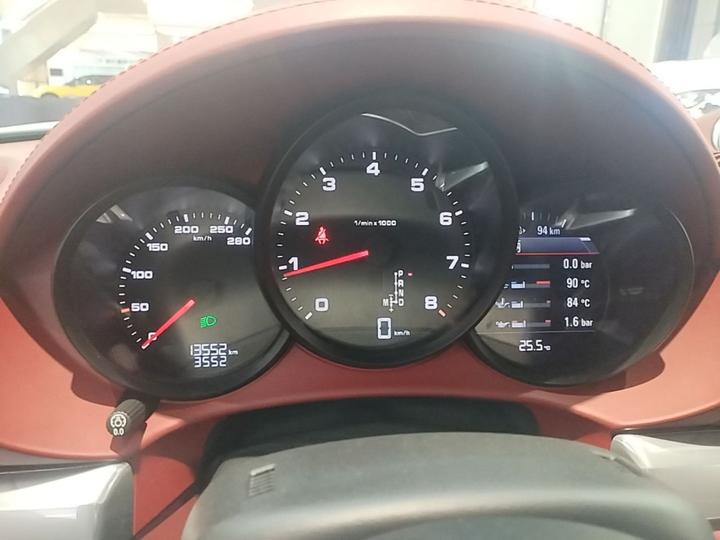 718 2022 Boxster 2.0T photo 3