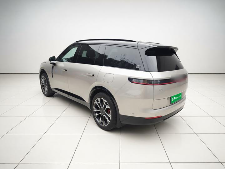 900 2025 2.0T Ultra 6-Seater photo 4