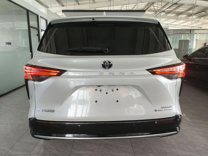 Sienna 2024 2.5L Hybrid AWD Premium photo 5