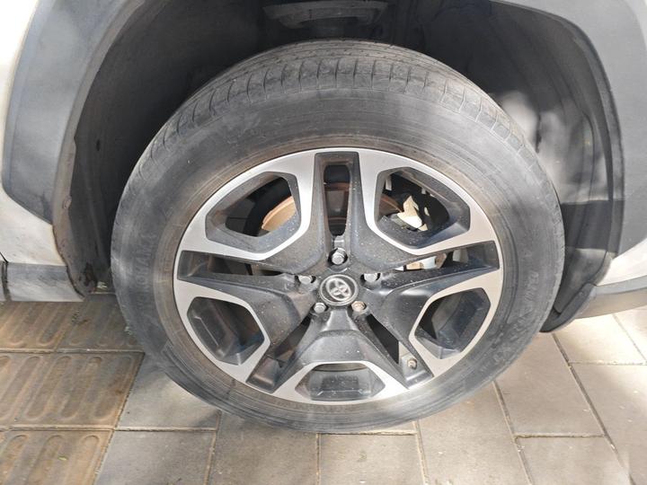 RAV4 2020 2.0L CVT RWD Premium photo 8