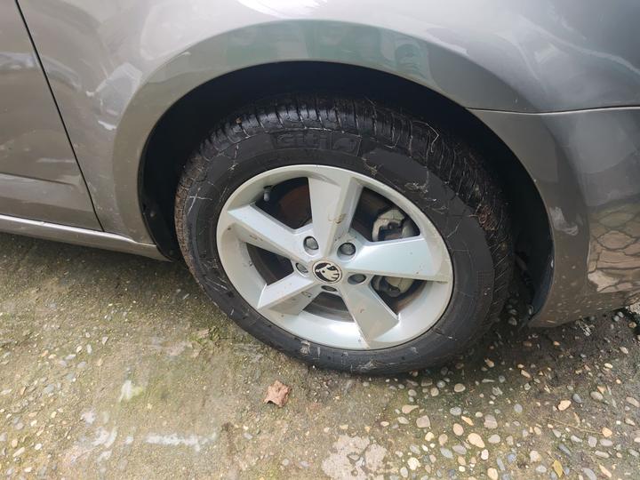 Octavia 2015 1.6L MT photo 8