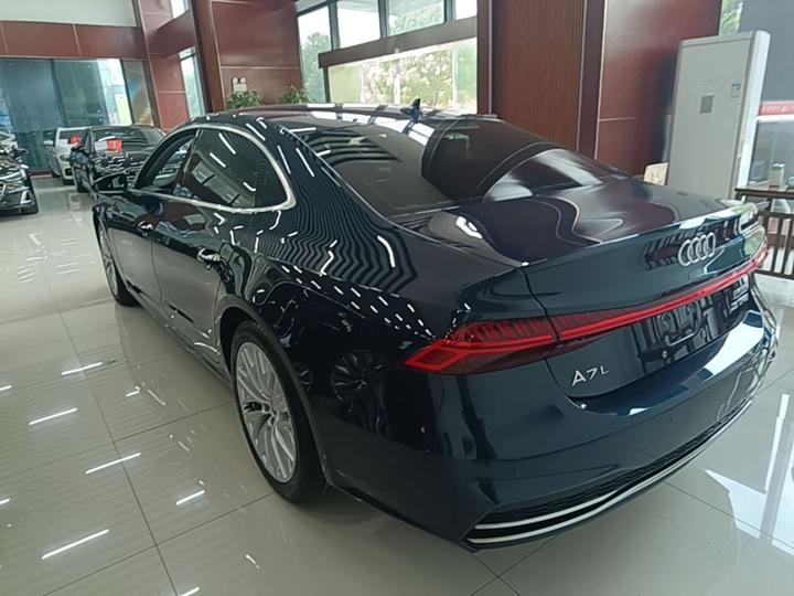 A7L 2024 45TFSI S-line photo 4