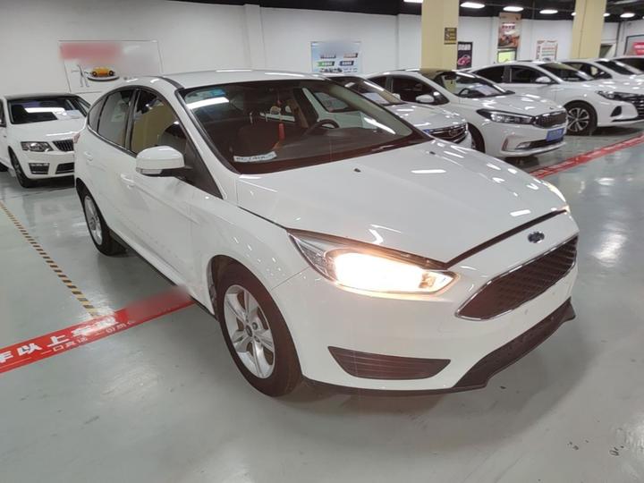 Focus 2018 Hatchback Classic 1.6L AT Comfort photo 3