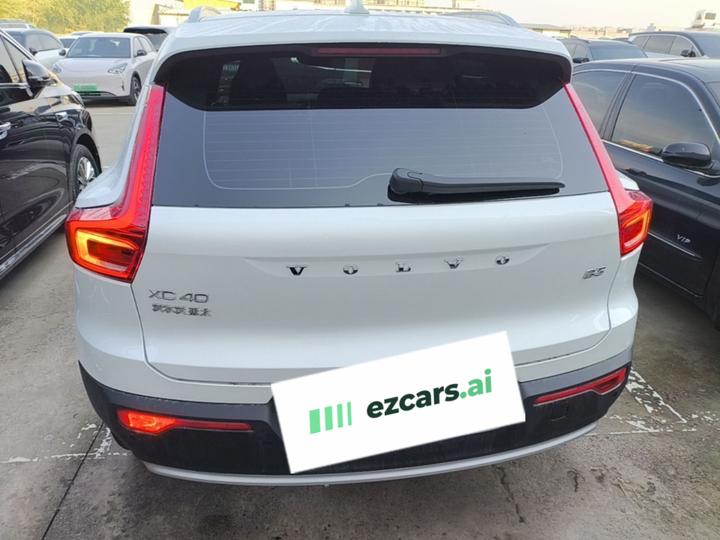 XC40 2023 B3 Luxury photo 3
