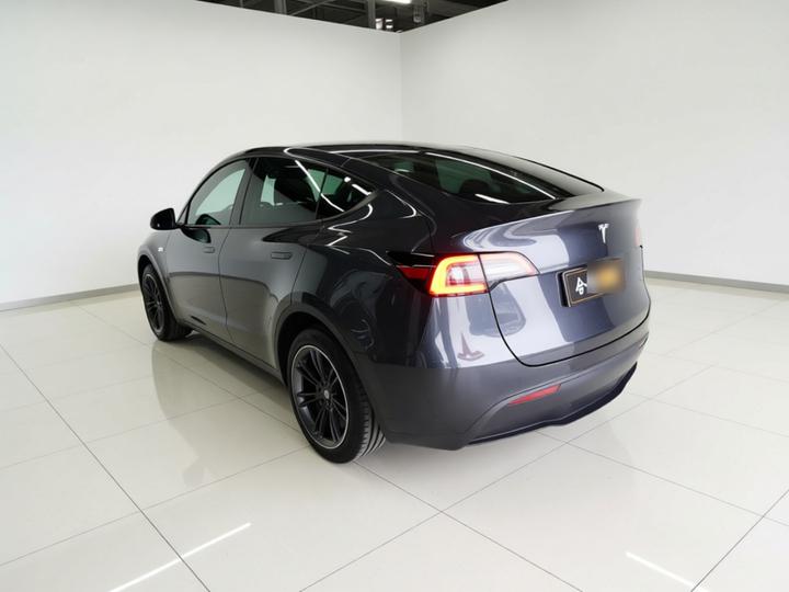 Model Y 2024 RWD photo 4