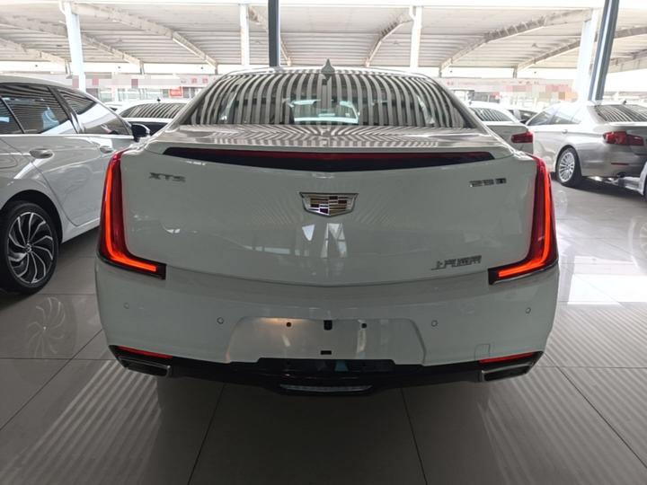 XTS 2018 28T Tech photo 3