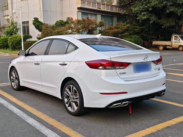 Elantra 2016 1.6L AT Smart Elite photo 4