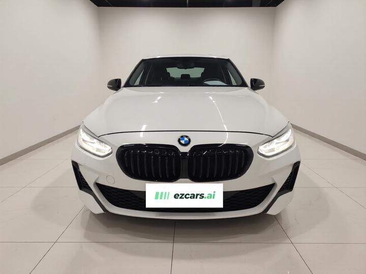 1 Series 2023 120i M Sport photo 2
