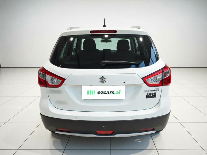2014 1.6L CVT RWD Elite photo 5