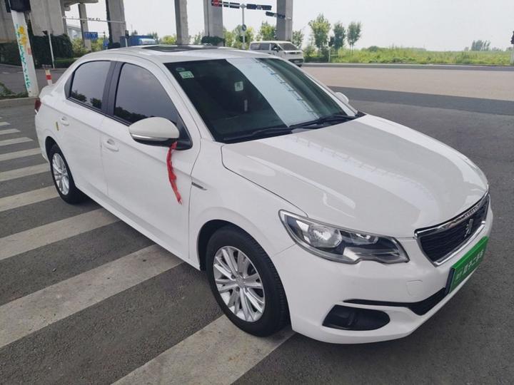 301 2017 1.6L MT Comfort photo 3