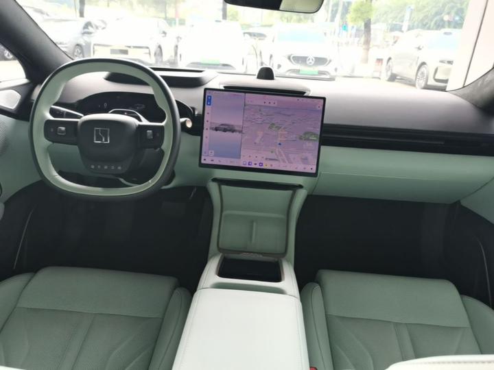 007 2025 AWD ADAS 75kWh photo 5