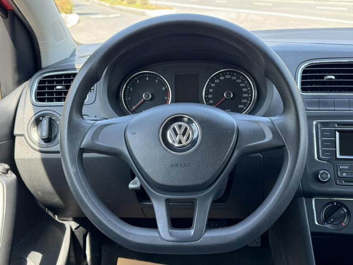 Polo 2014 1.6L AT Comfort photo 2