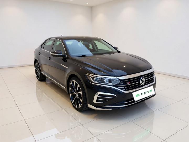 Passat 2022 330TSI Luxury photo 3