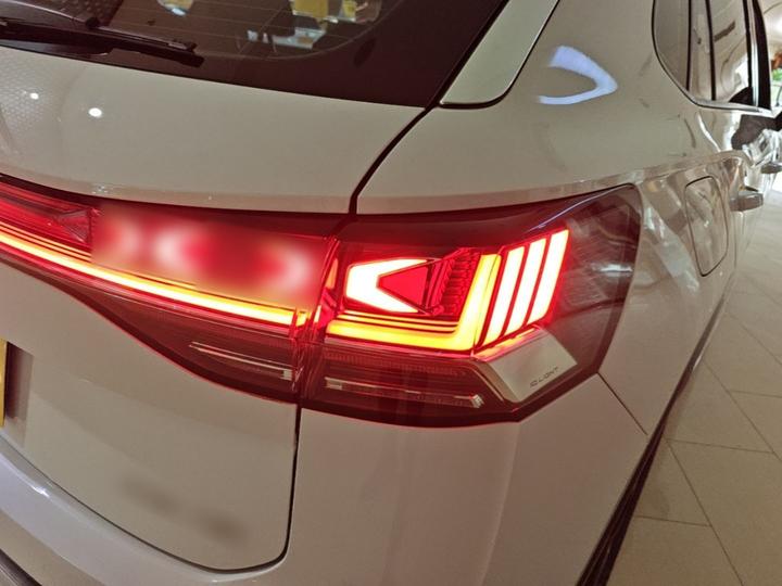 Tayron 2023 330TSI RWD Luxury Plus Advanced photo 7