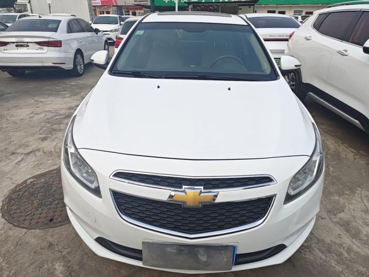 2015 1.5L Classic SE AT photo 2