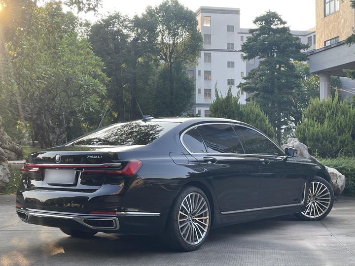 7 Series 2022 740Li Exclusive Luxury photo 7