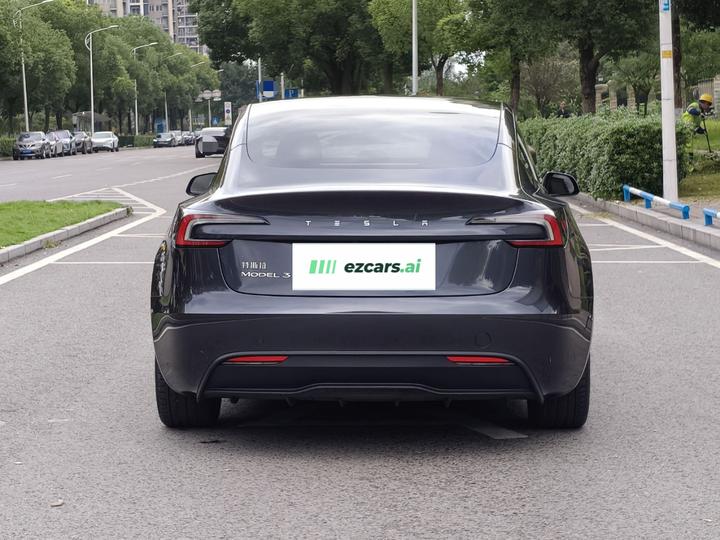 Model 3 2023 RWD photo 5