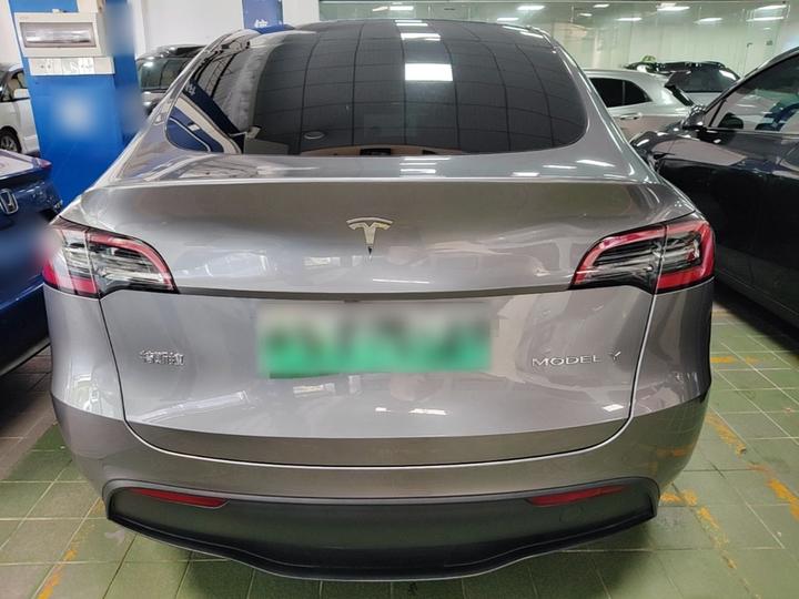 Model Y 2024 RWD photo 5